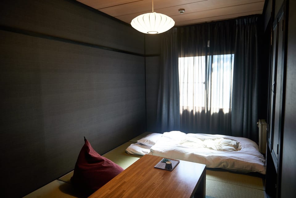 Standard Room, Shared Bathroom | Bed sheets