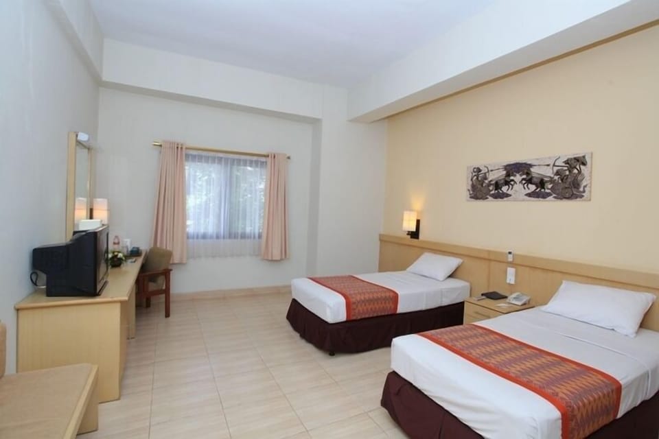 Standard Room, 2 Twin Beds | Desk, free WiFi, bed sheets