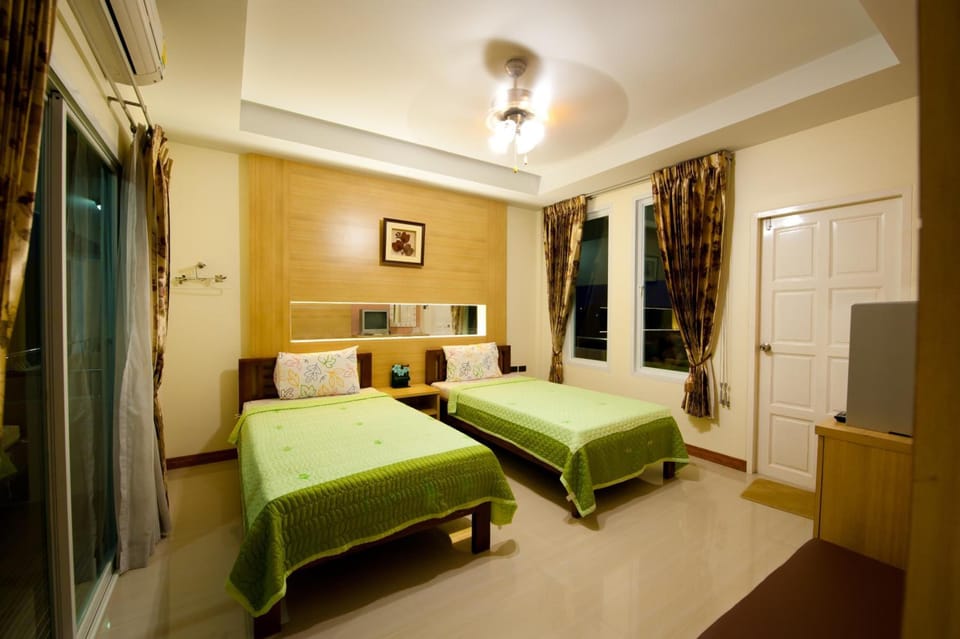 Rollaway beds, free WiFi