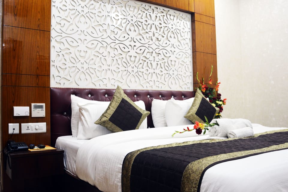Business Suite, 1 King Bed, Accessible, Tower | View from room
