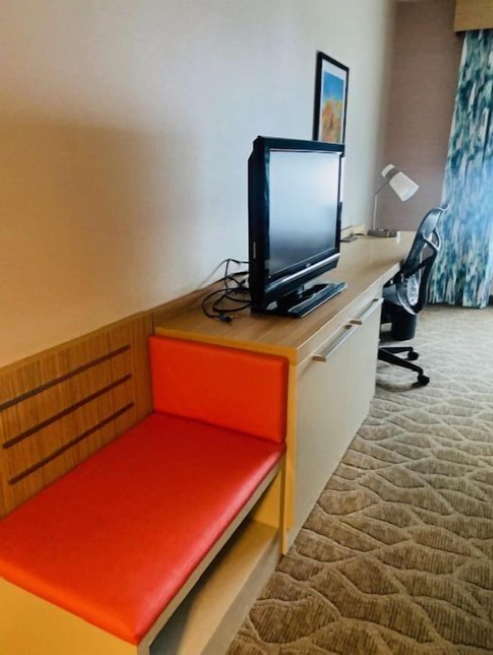 Room | Hypo-allergenic bedding, desk, laptop workspace, iron/ironing board