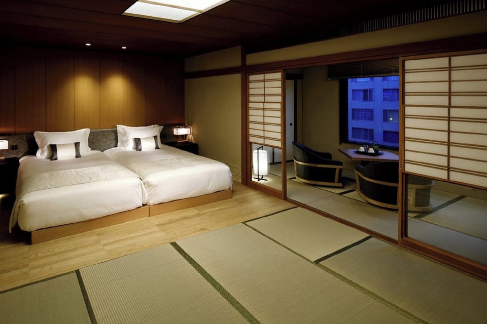 2 bedrooms, down comforters, in-room safe, desk