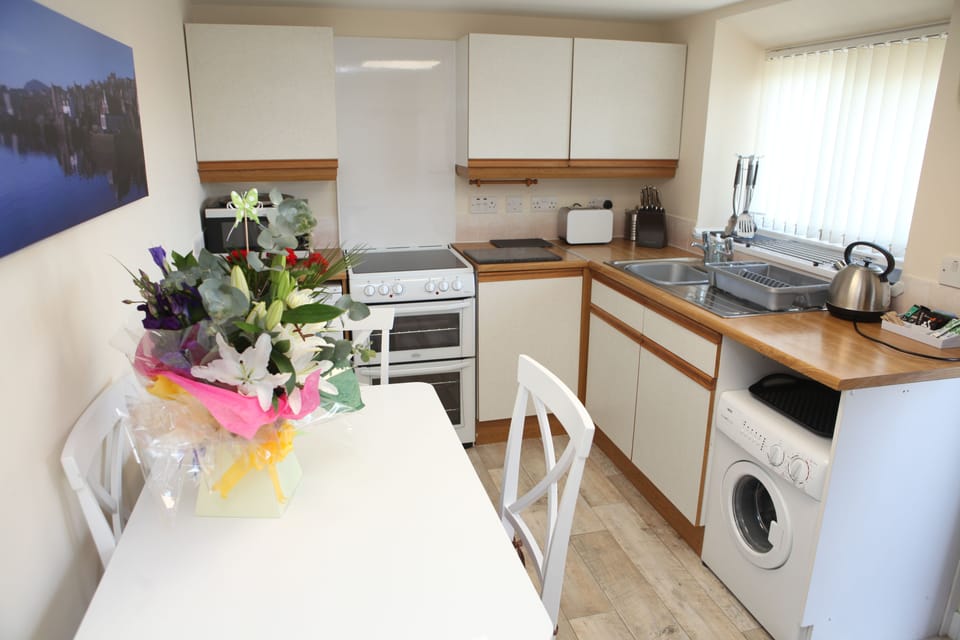 Cottage, 2 Bedrooms | 2 bedrooms, iron/ironing board, free WiFi, bed sheets