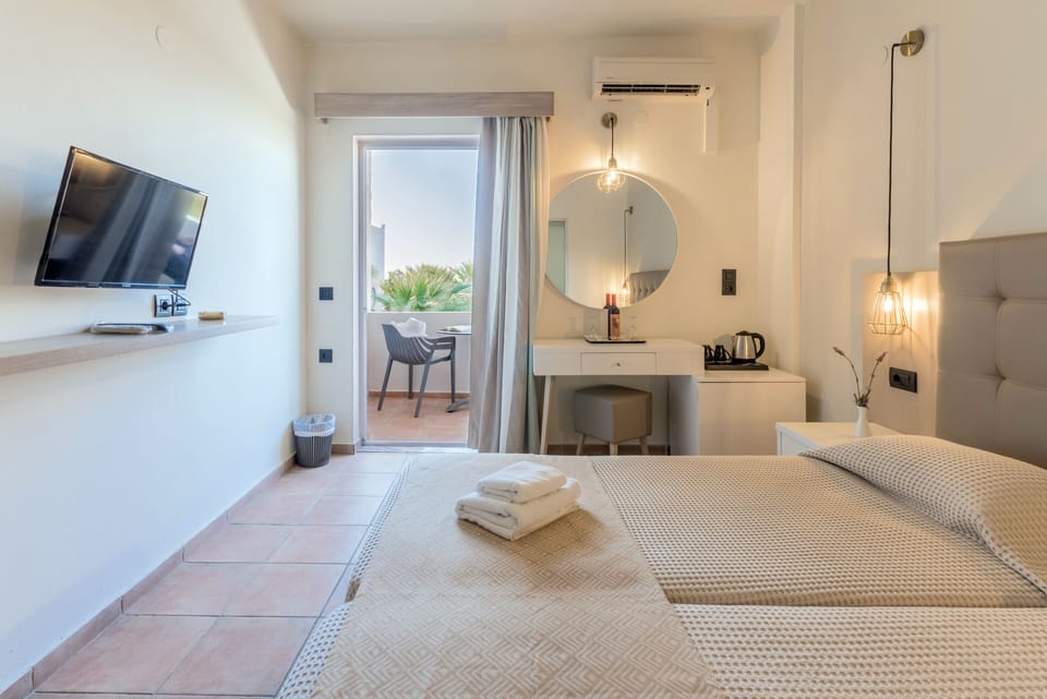 Double Room | In-room safe, desk, iron/ironing board, bed sheets
