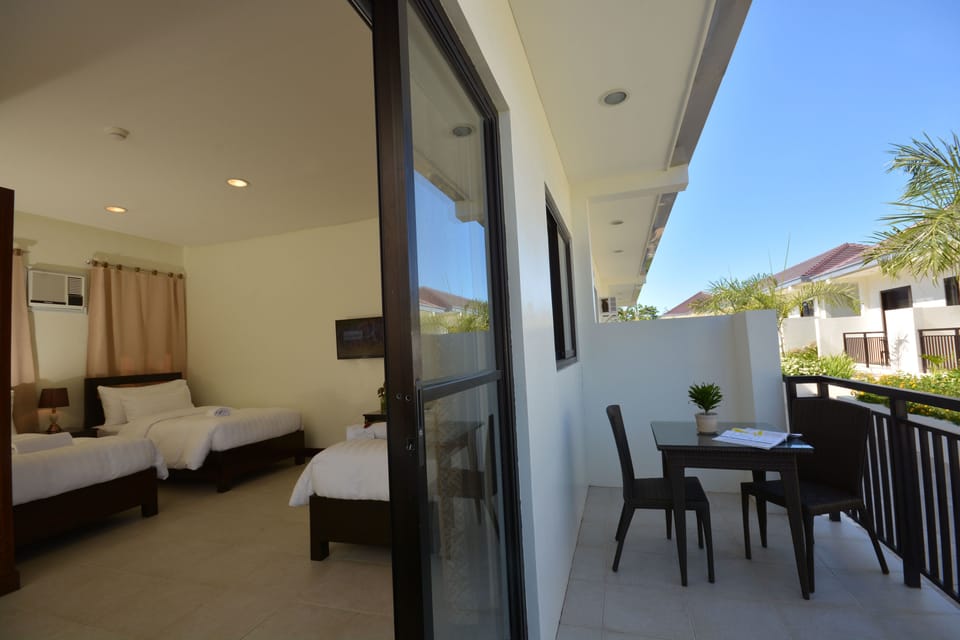Family Room | Terrace/patio