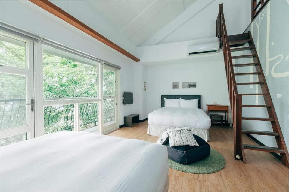 Family Room | Blackout drapes, soundproofing, free WiFi, bed sheets
