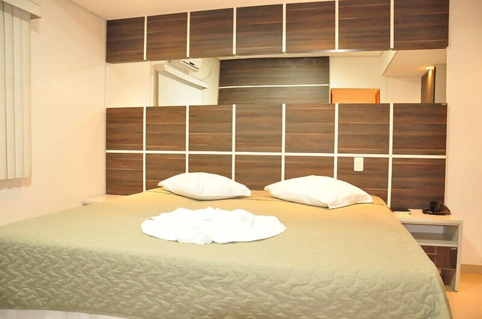 Minibar, in-room safe, desk, iron/ironing board (on request)