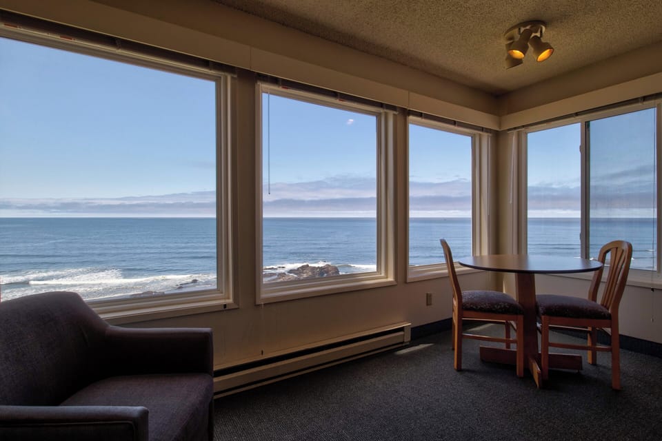 1 bedroom corner suite with a w/kitchen and ocean view | View from room