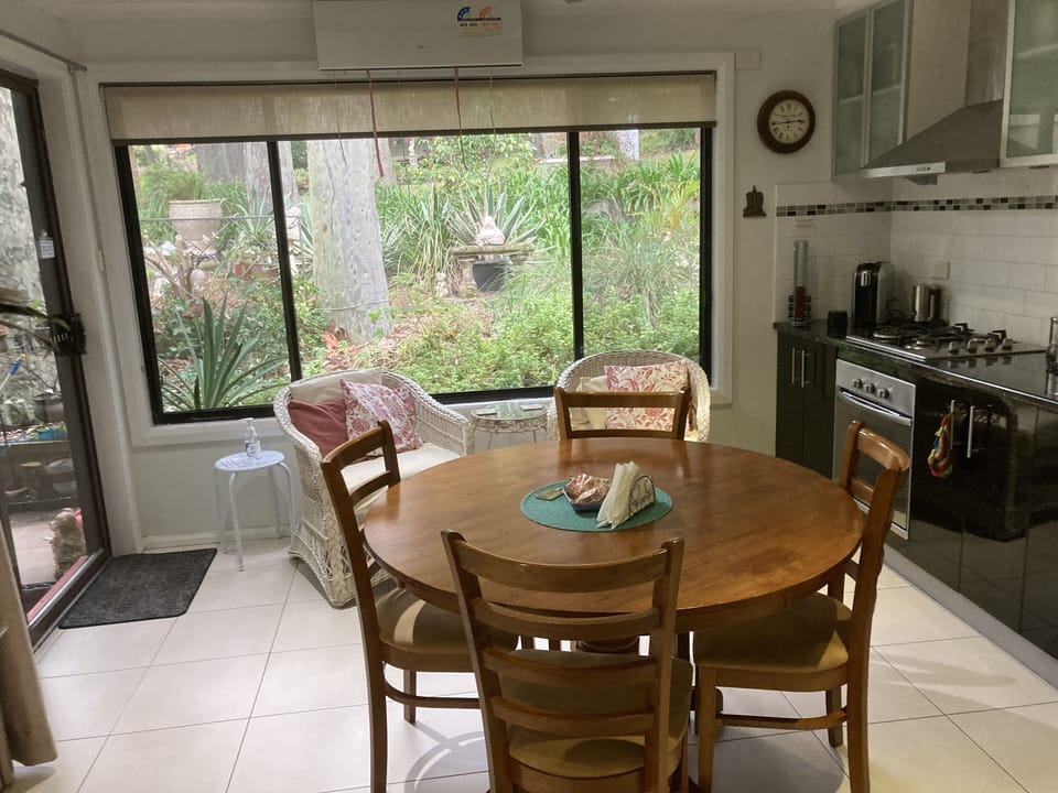 Apartment, 2 Bedrooms | In-room dining