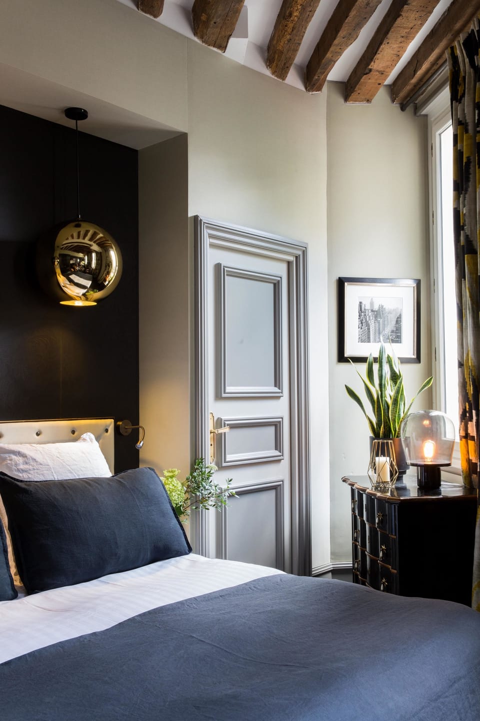 Deluxe Room (Hamam) | Minibar, in-room safe, desk, soundproofing