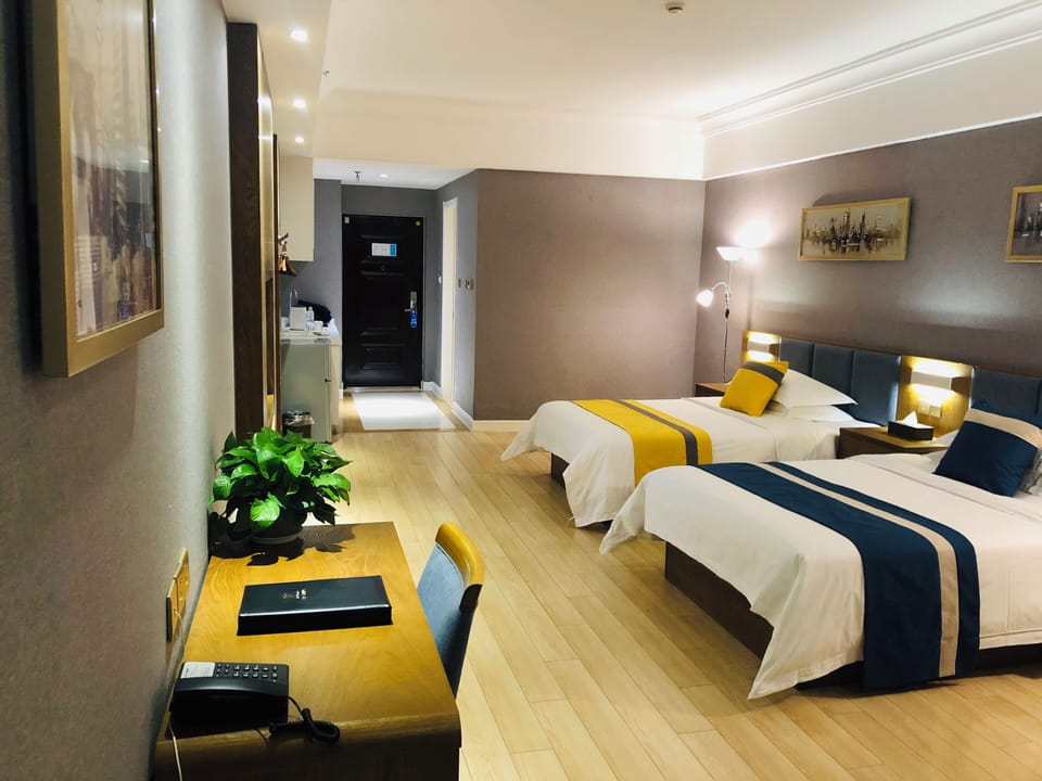 Standard Twin Room | Desk, iron/ironing board (on request), WiFi (free), bed sheets