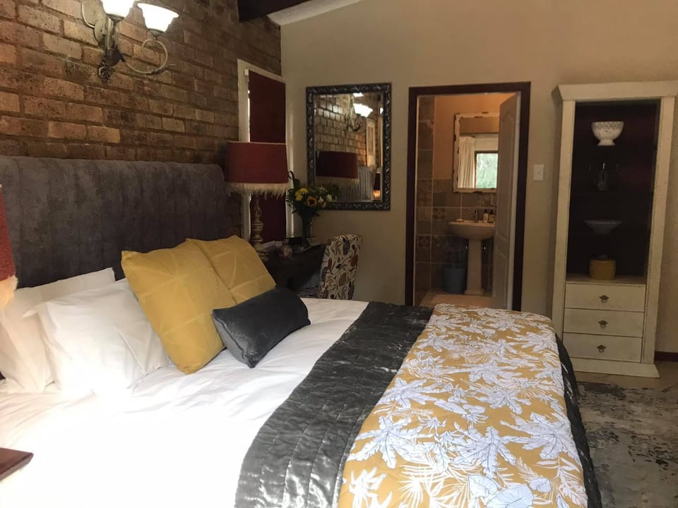 Luxury Double Room | Minibar, blackout drapes, free WiFi