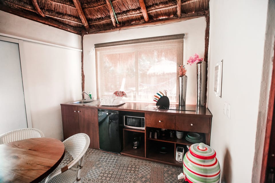 20 Tox Master (1 King) | 1 bedroom, laptop workspace, blackout drapes, iron/ironing board
