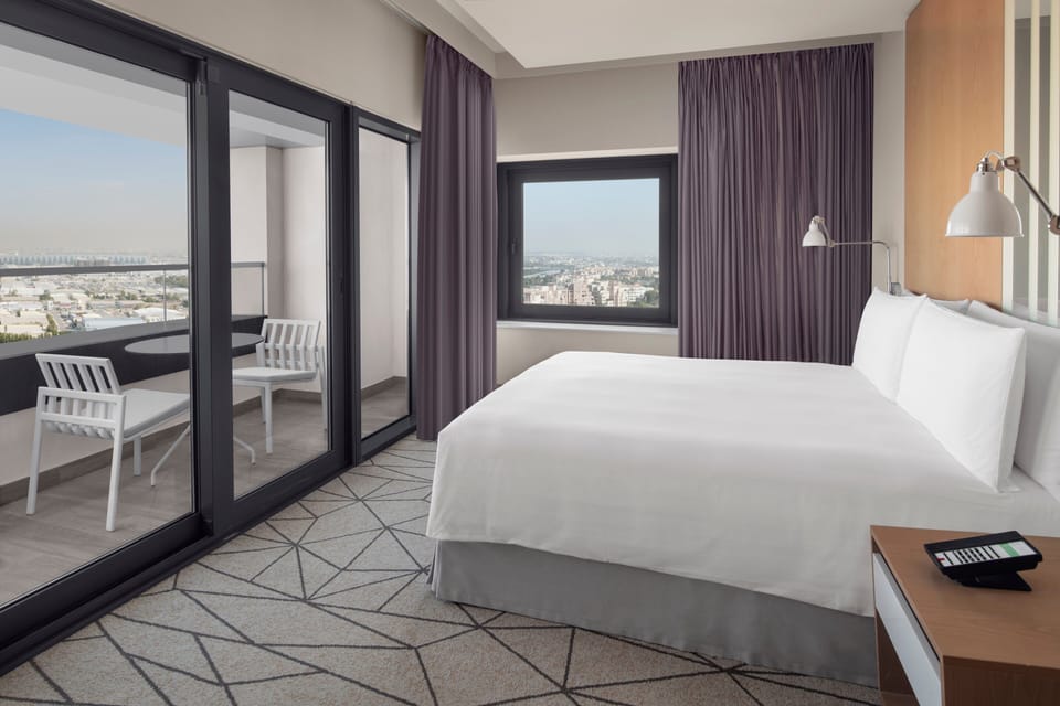 Apartment, 1 Bedroom | Minibar, in-room safe, desk, blackout drapes