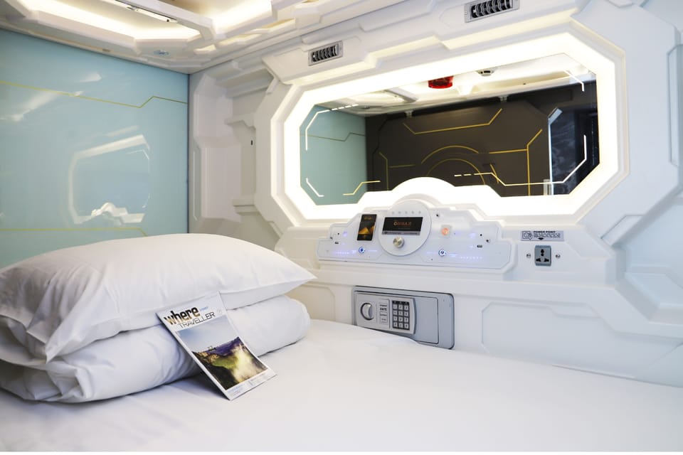 Deluxe Single - Side Entrance | In-room safe, free WiFi, bed sheets