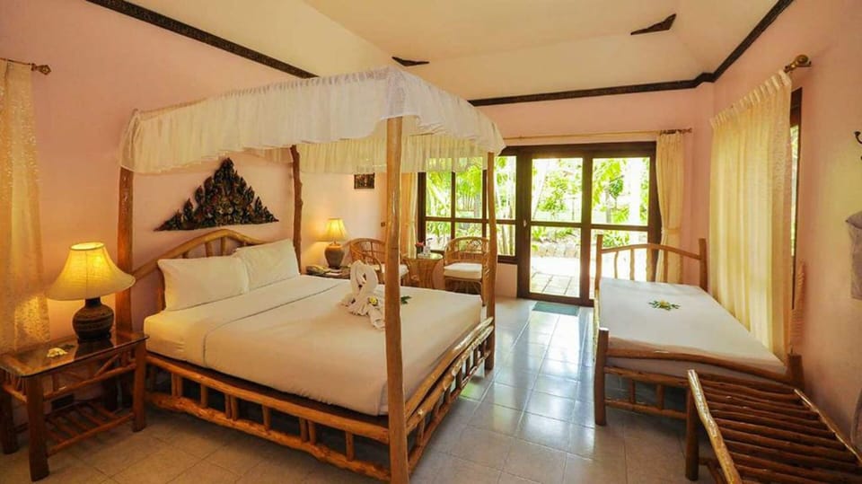 In-room safe, blackout drapes, WiFi (free), bed sheets