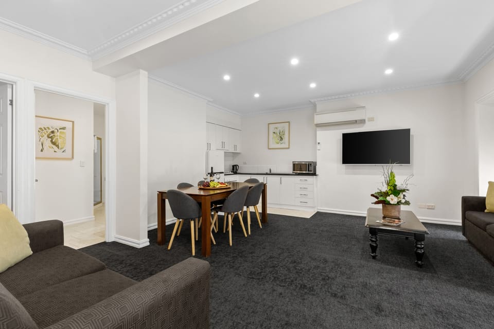Three Bedroom Villa | Living area | 32-inch flat-screen TV with digital channels, TV, Netflix