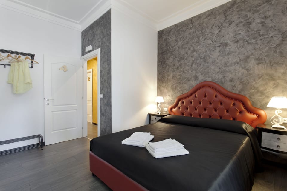 Deluxe Double Room, 1 Queen Bed, Non Smoking | Premium bedding, minibar, desk, blackout drapes