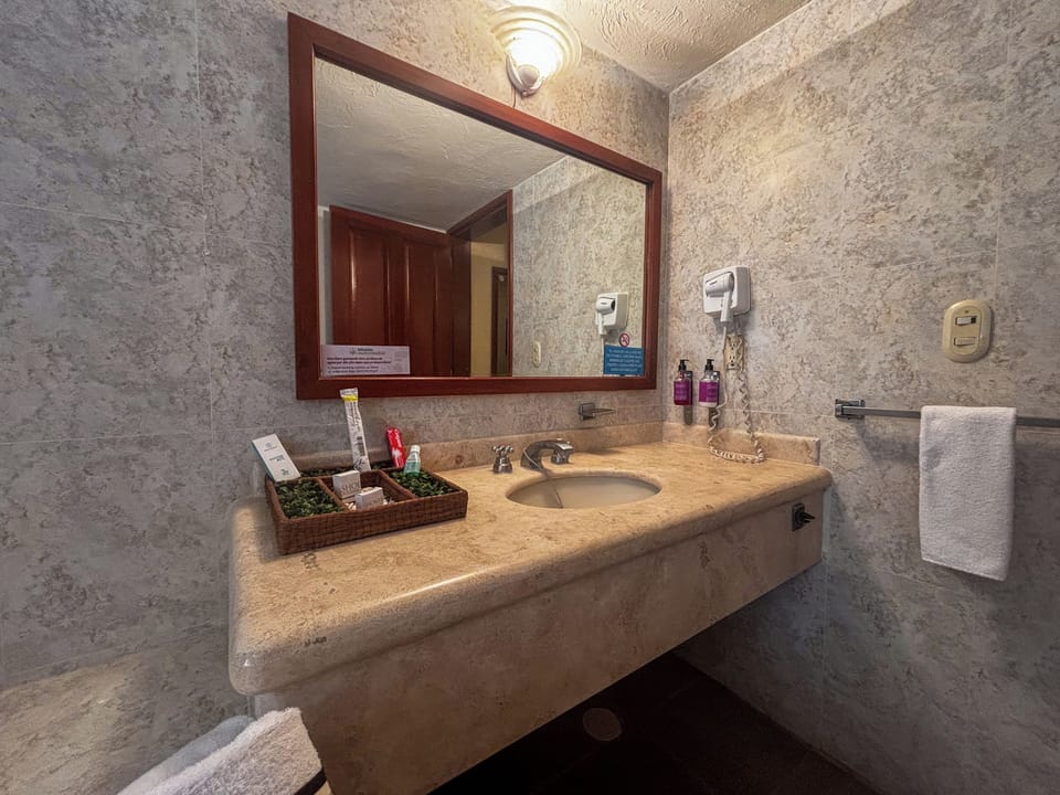 Luxury Room, 2 Double Beds | Bathroom | Free toiletries, hair dryer, towels