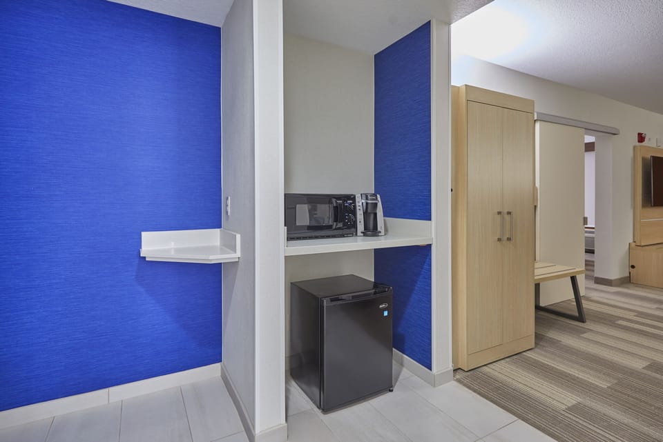 In-room safe, desk, laptop workspace, iron/ironing board