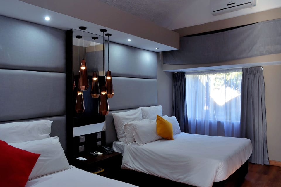 Standard Twin Room | Premium bedding, free minibar, desk, iron/ironing board