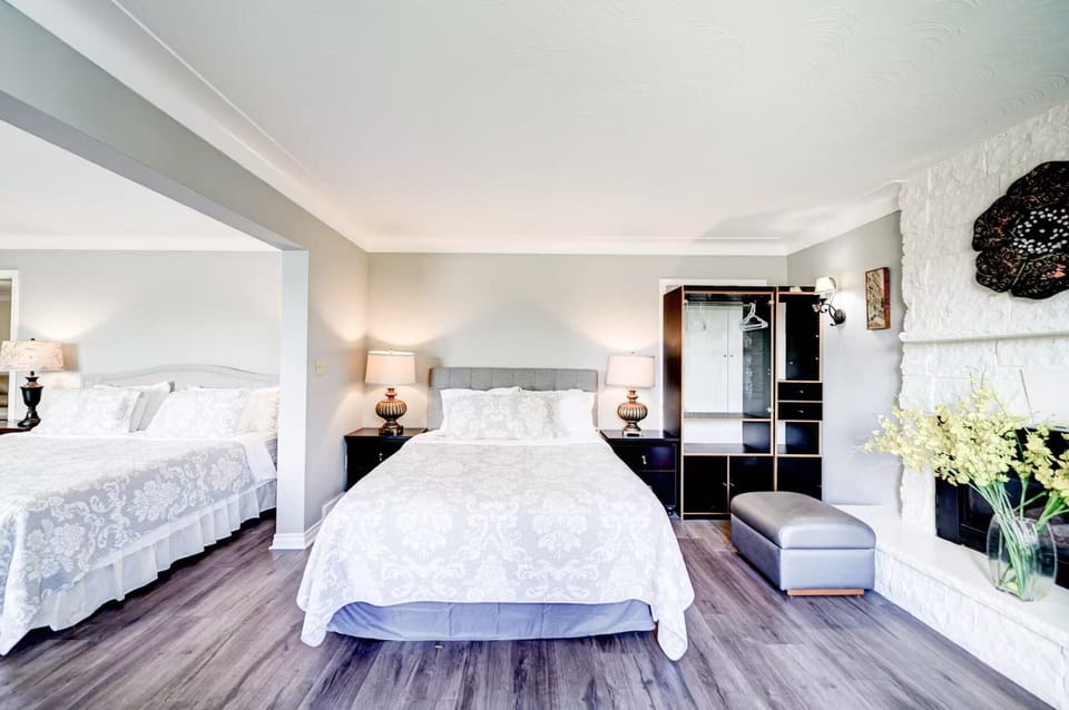 Exclusive Suite, 1 Bedroom | In-room dining