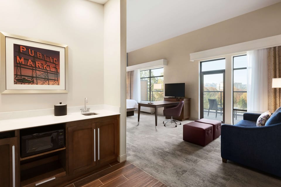 Studio, 1 King Bed with Sofa bed, Refrigerator & Microwave (Wet bar) | Desk, blackout drapes, iron/ironing board, free cribs/infant beds