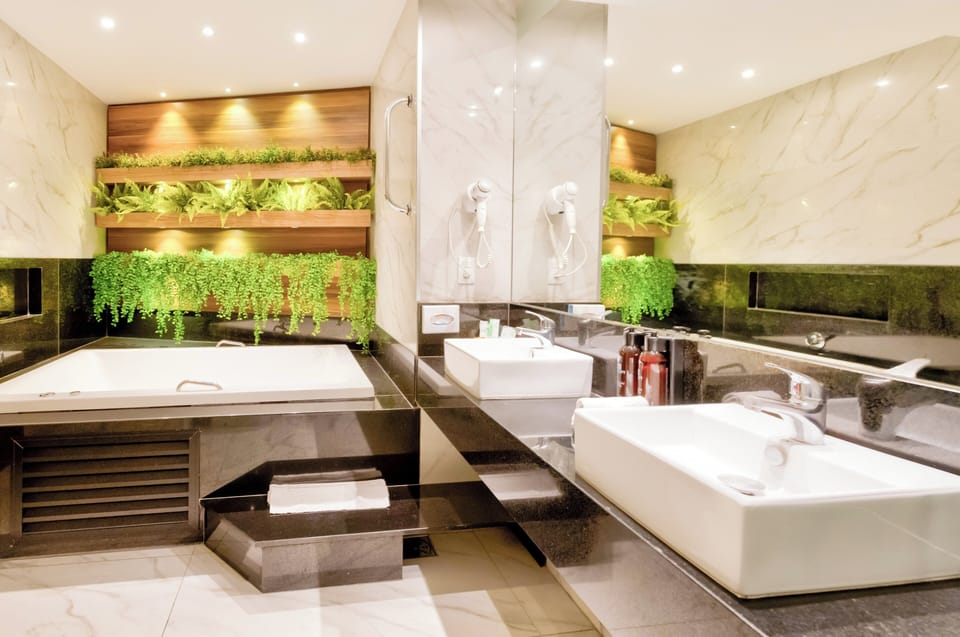 Suite, 1 King Bed | Premium bedding, minibar, in-room safe, desk