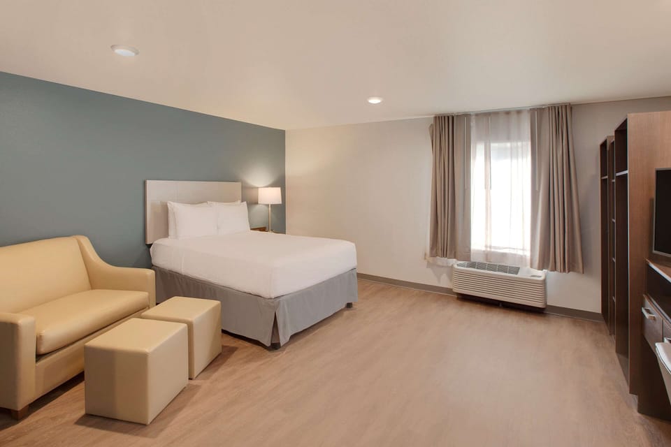Desk, blackout drapes, iron/ironing board, free WiFi