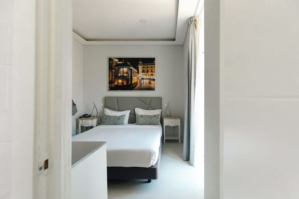 Superior Double Room | In-room safe, desk, blackout drapes, soundproofing