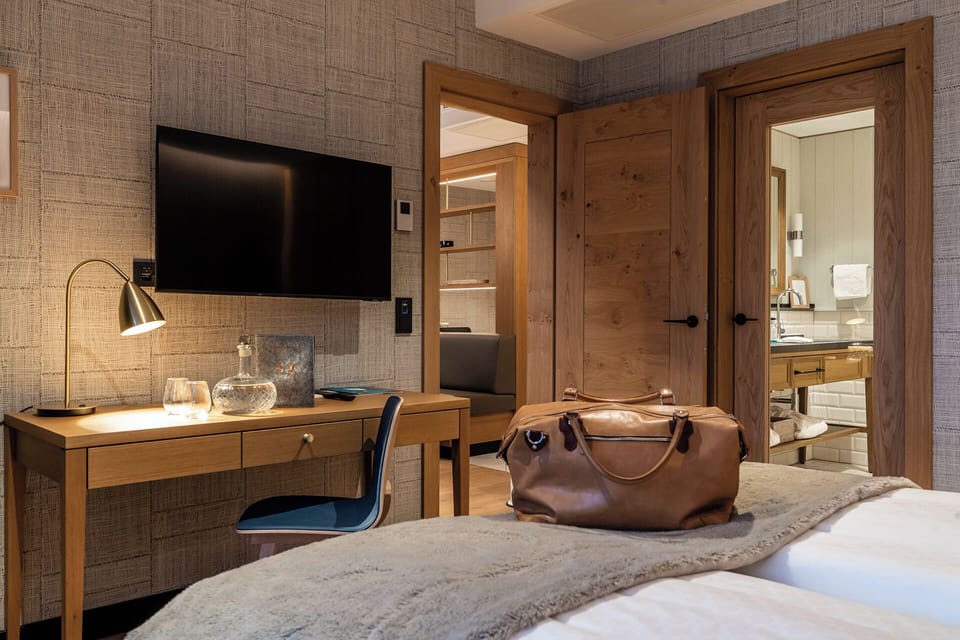 Deluxe Double Room, 1 Double Bed | Down comforters, minibar, in-room safe, desk