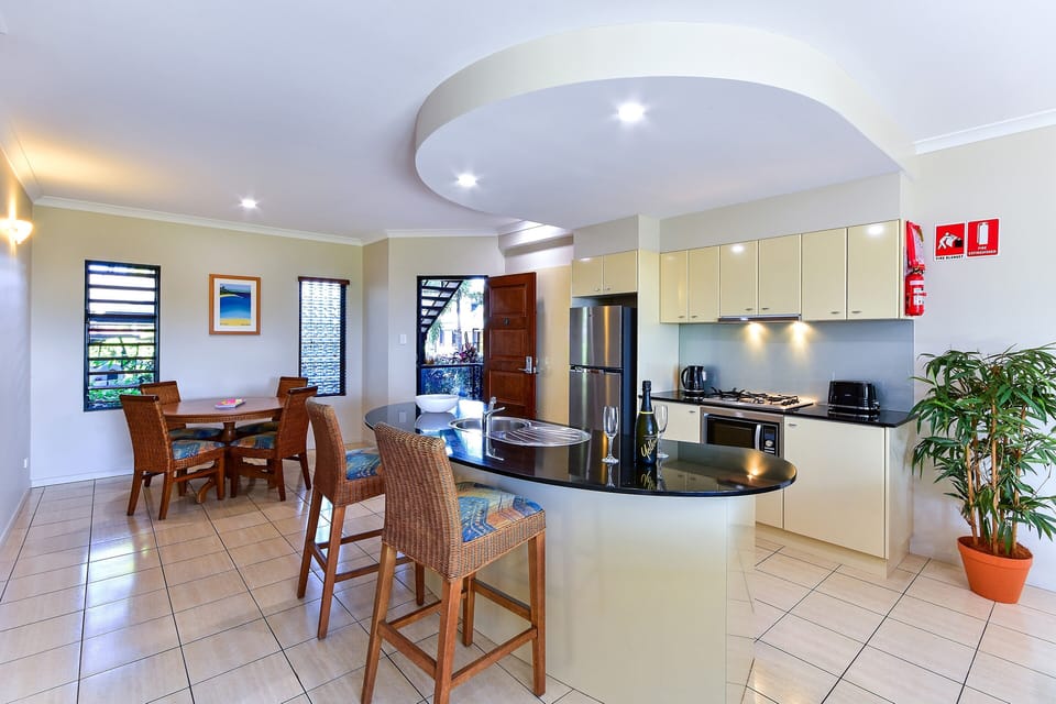 Apartment, 1 Bedroom (Anchorage 2 ) | Iron/ironing board, bed sheets