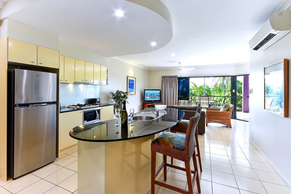 Apartment, 1 Bedroom (Anchorage 2 ) | Iron/ironing board, bed sheets