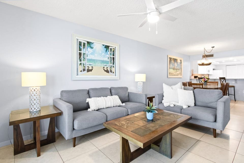 Apartment (2 Bedrooms) | Living area | Flat-screen TV, DVD player