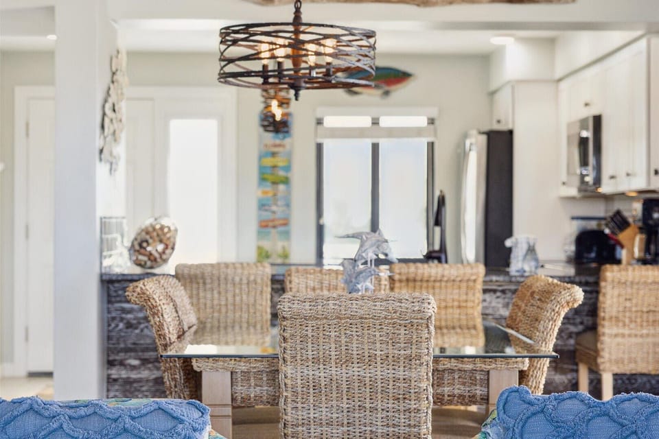Partial Ocean View Two-Bedroom Condo - Unit 300 | In-room dining