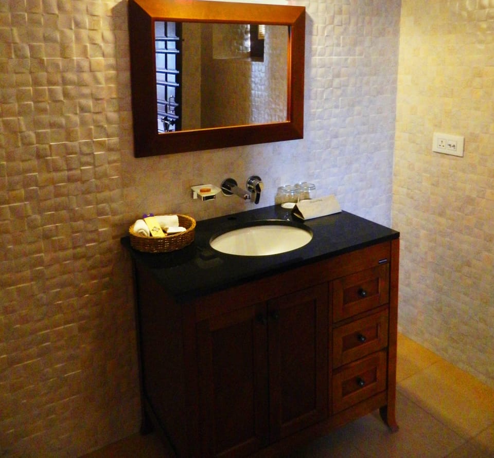 Bathroom sink