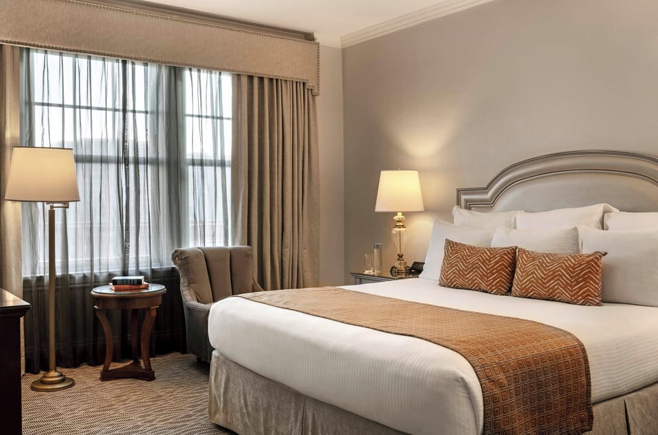 Classic King One King Bed | Premium bedding, minibar, in-room safe, desk