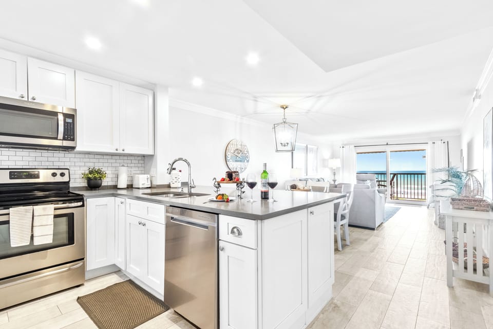 Direct Ocean View Deluxe Three-Bedroom Apartment - Unit 71 | Private kitchen | Fridge, microwave, oven, coffee/tea maker
