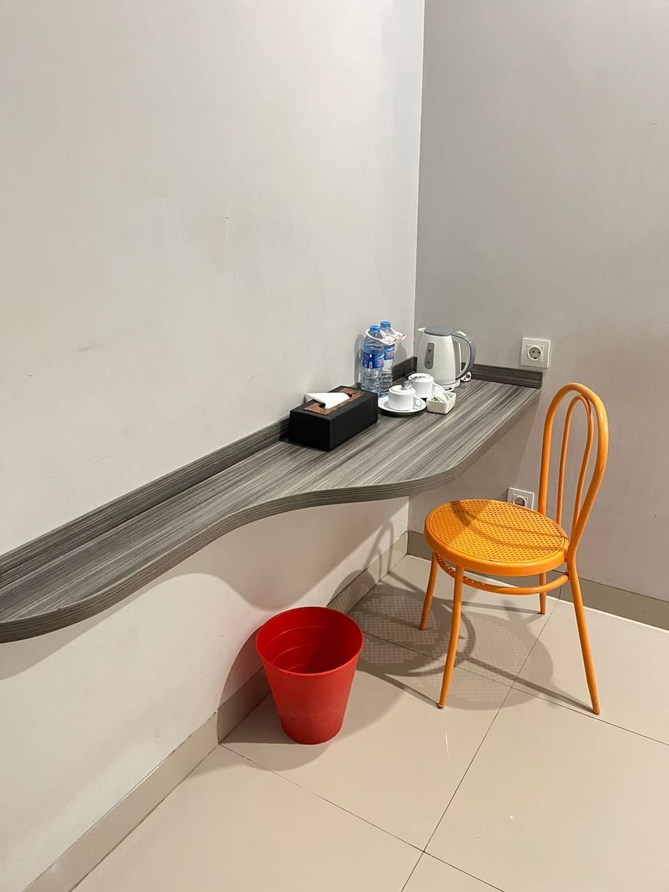 Desk, WiFi (free), bed sheets