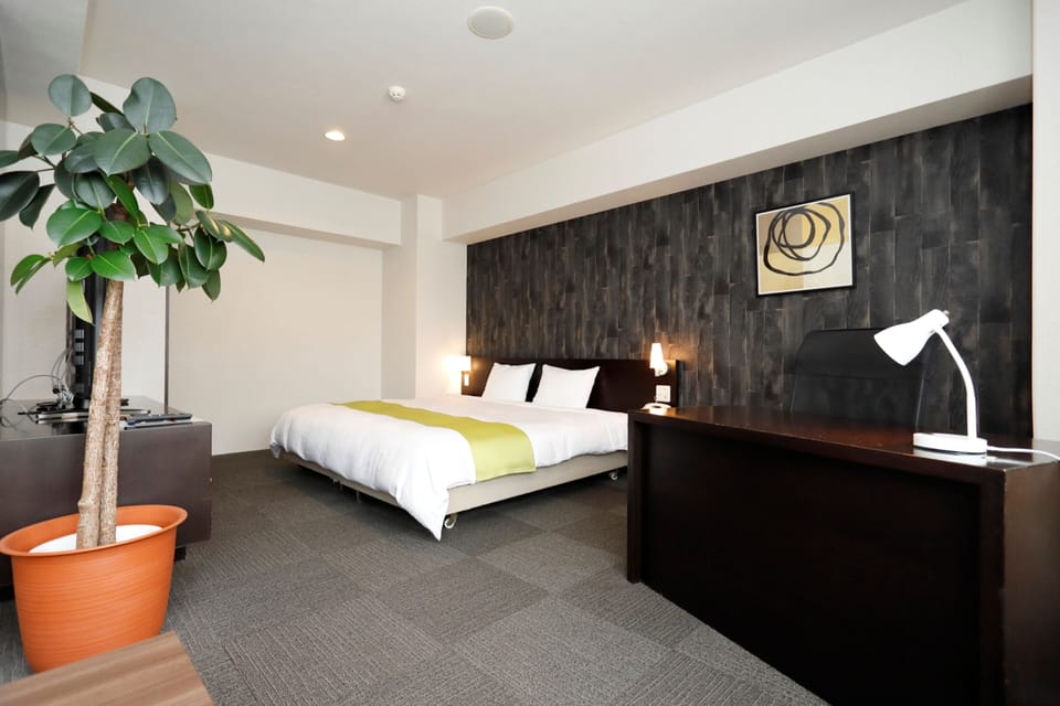 Executive Double Room | In-room safe, desk, free WiFi, bed sheets