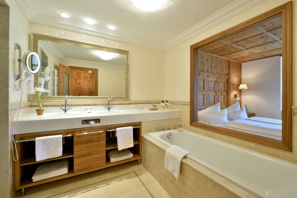 Junior Studio Suite, 1 King Bed, Balcony, Mountainside | Bathroom | Separate tub and shower, deep soaking tub, free toiletries, hair dryer
