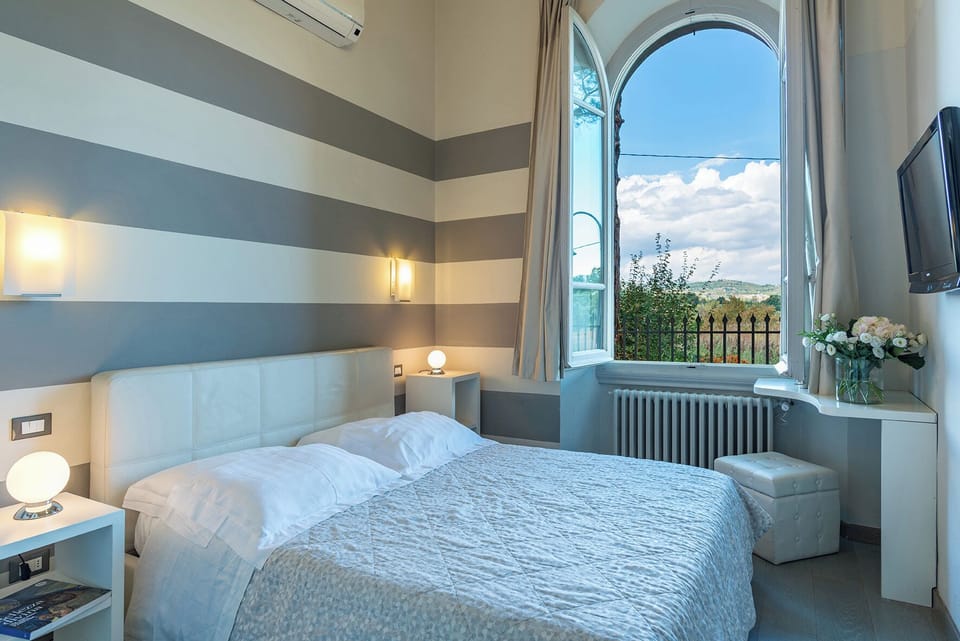 Classic Double Room | Premium bedding, minibar, in-room safe, free WiFi