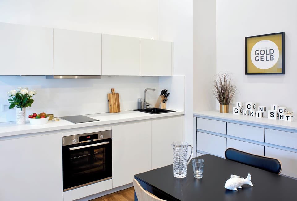 Im Reethus Goldgelb | Private kitchen | Fridge, oven, stovetop, coffee/tea maker