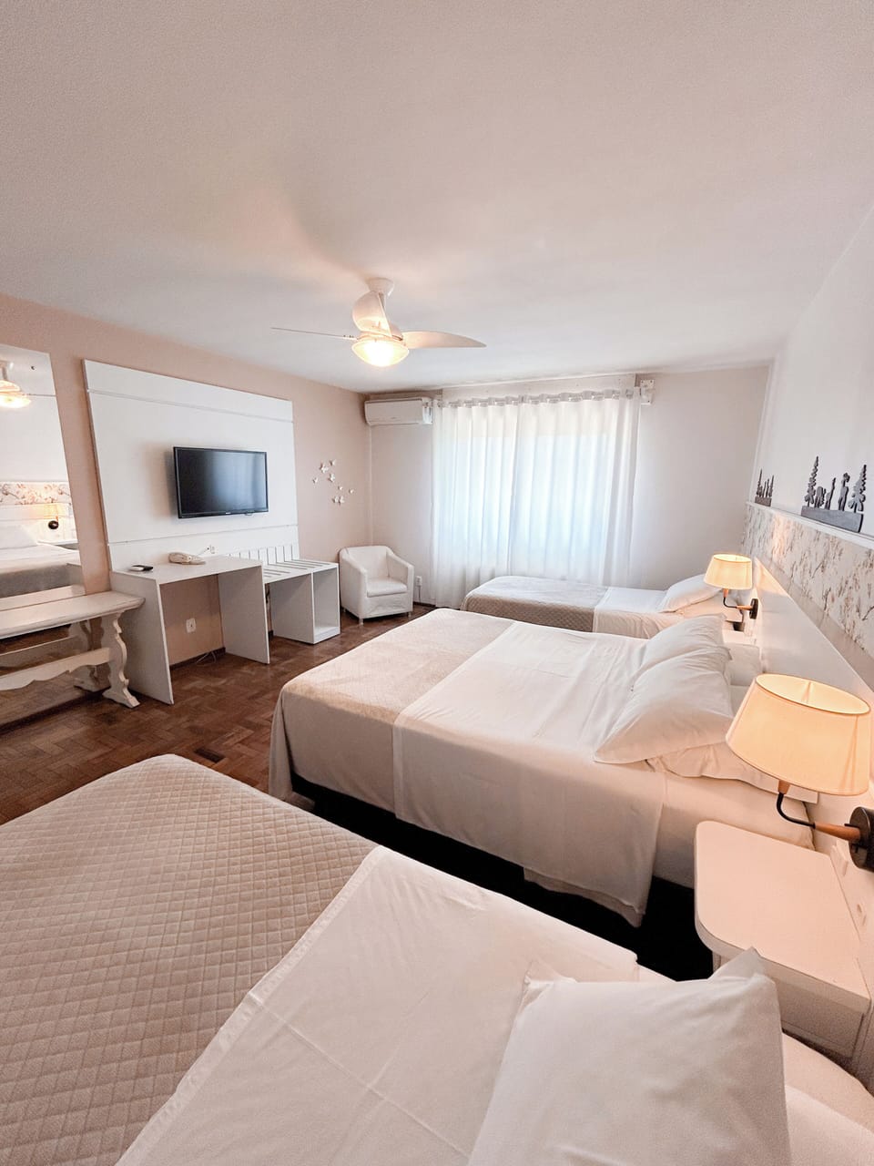 Classic Quadruple Room | Minibar, individually decorated, individually furnished, free WiFi