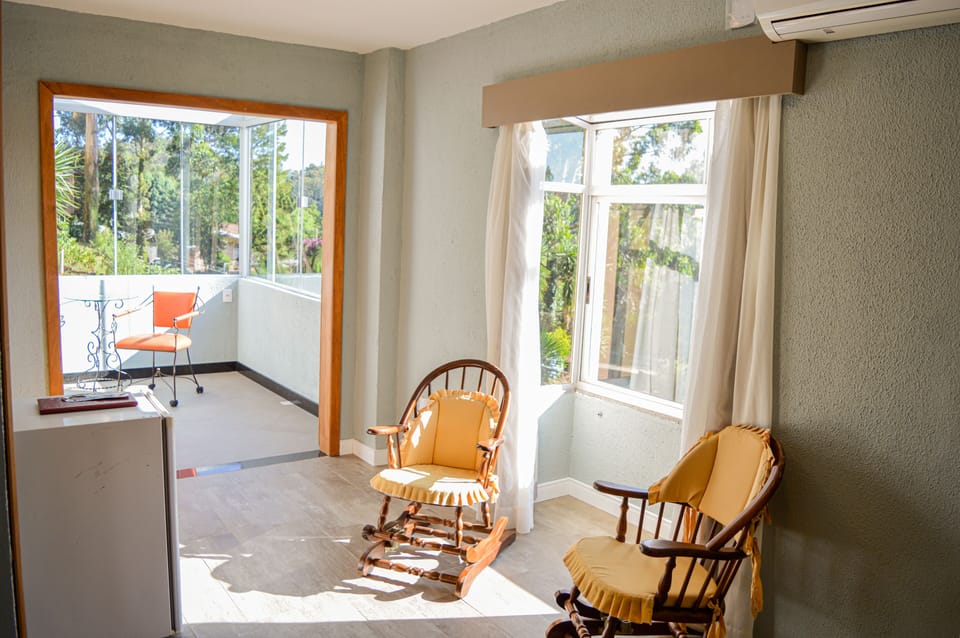 Family Suite | Living area | TV