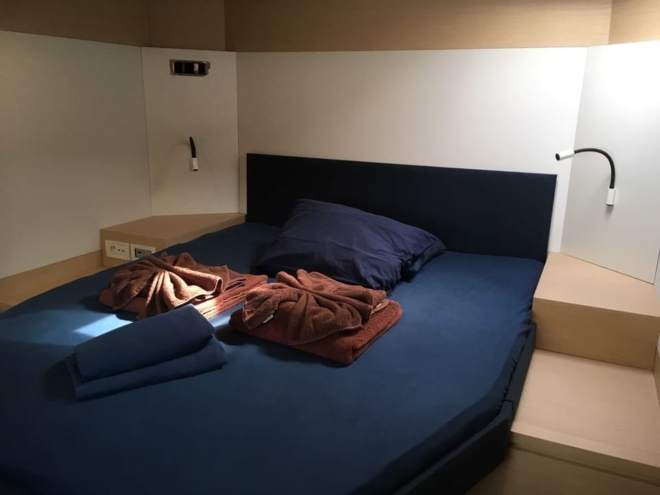 Ipanema 58 Private Yacht | 6 bedrooms, WiFi (surcharge), bed sheets