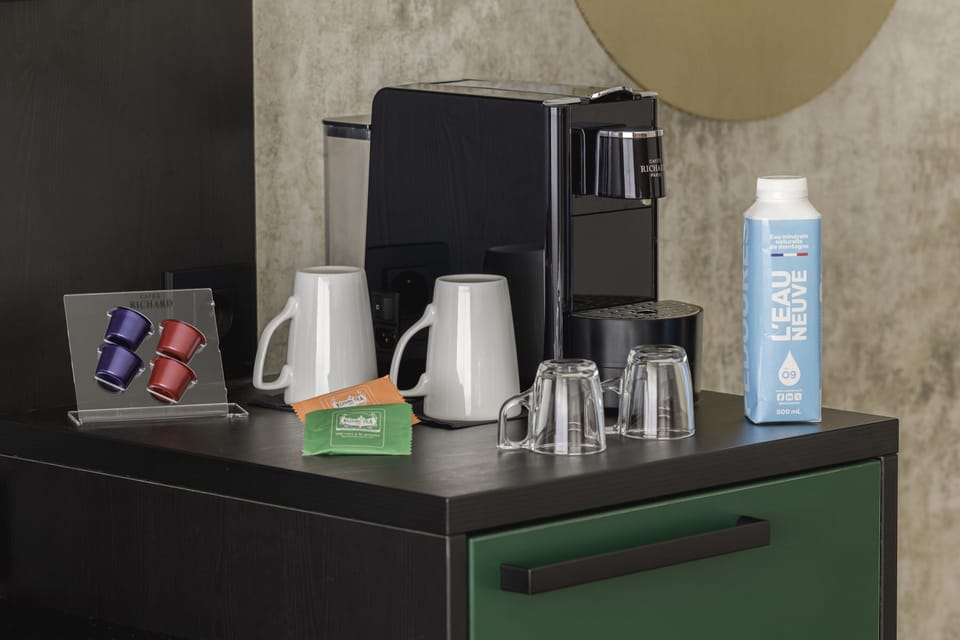 Superior Double Room | Private kitchen | Electric kettle, highchair, cookware/dishes/utensils
