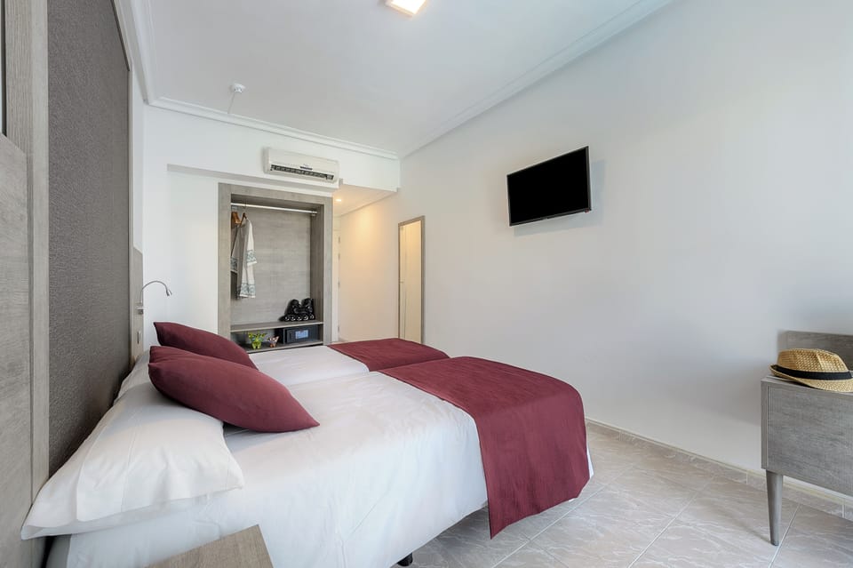 In-room safe, desk, WiFi (free)