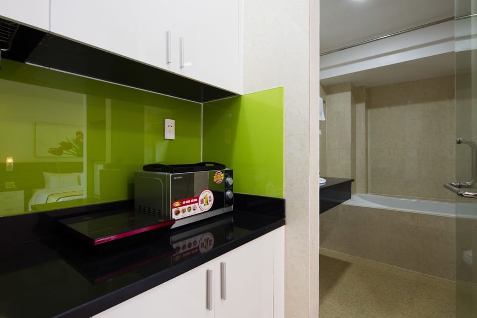 Suite | In-room safe, desk, free WiFi