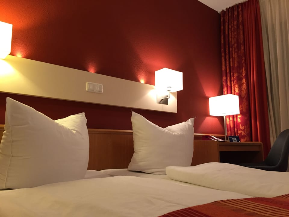Double Room | Desk, iron/ironing board, rollaway beds, free WiFi